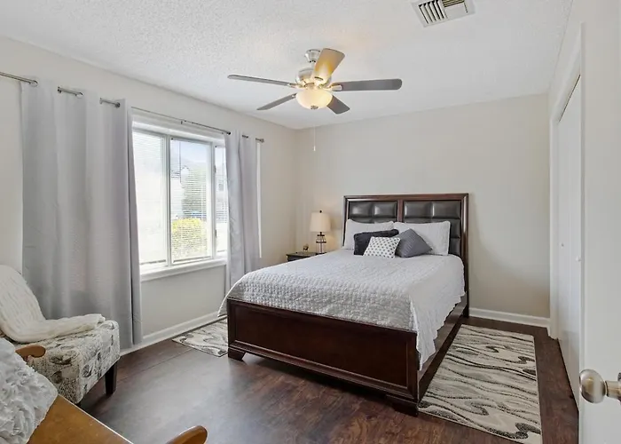Appartement Three Bedroom Townhome