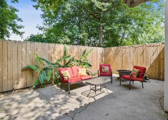 Three Bedroom Townhome Lafayette