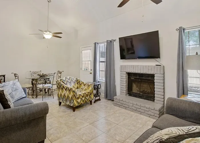 Three Bedroom Townhome Appartement *